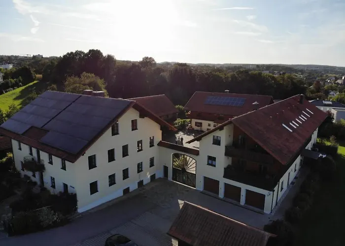Schoenauerhof- Urlaub Im Gruenen Aber Doch In Der Stadt