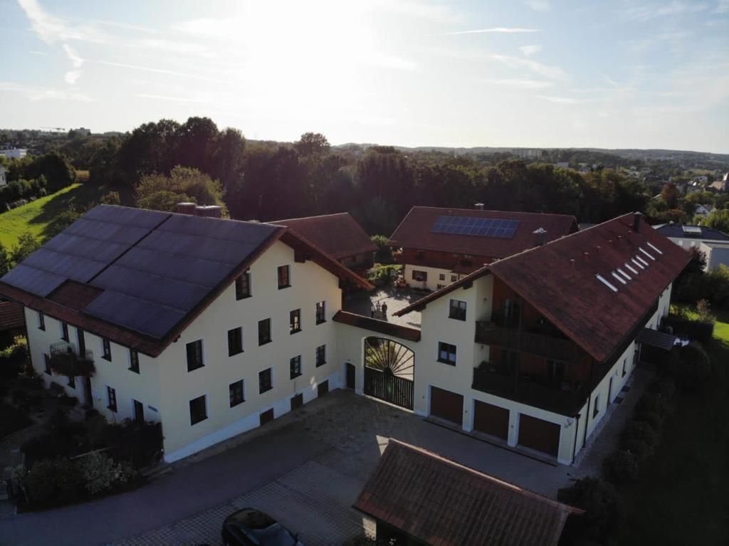 Apartment Schoenauerhof- Urlaub Im Gruenen Aber Doch In Der Stadt *